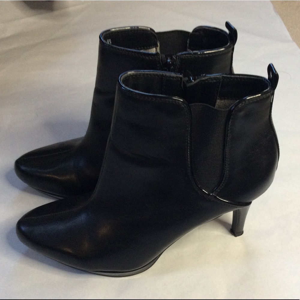 Life Stride Velocity Memory Foam Black Booties